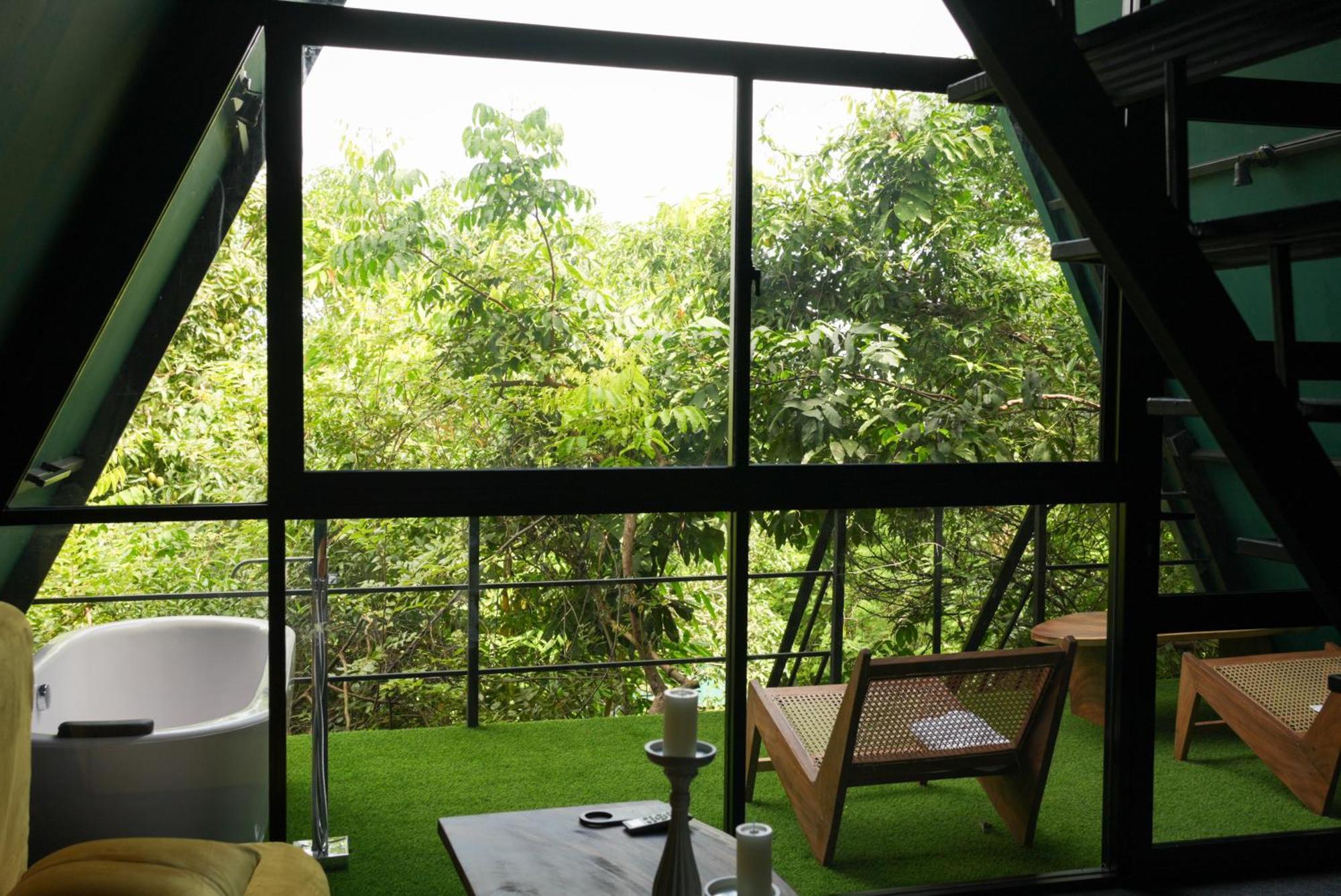 Hillcrest * Weligama