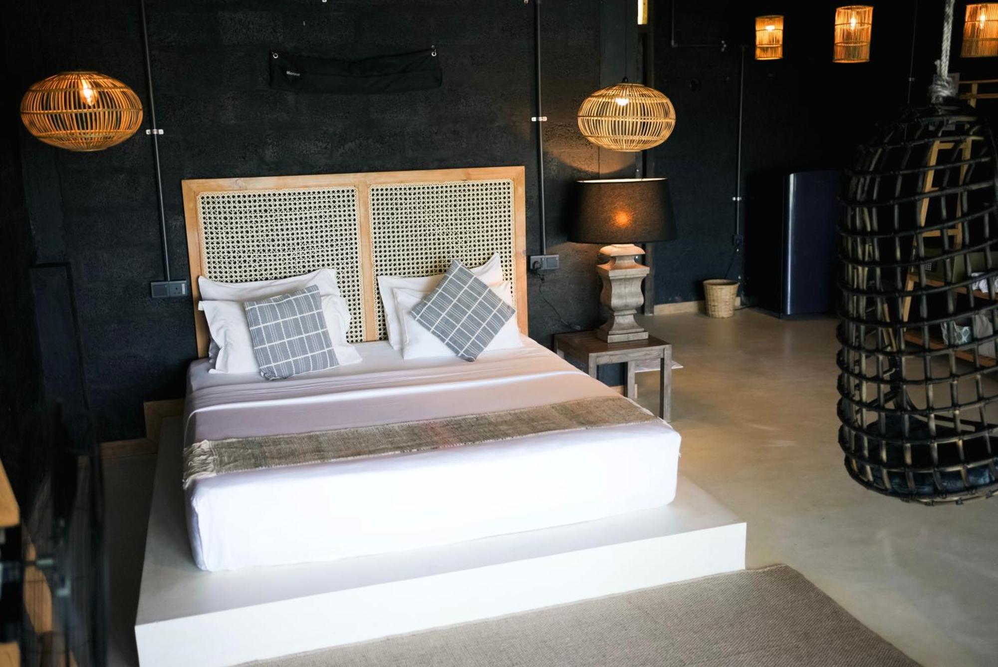 Hillcrest Hotel
