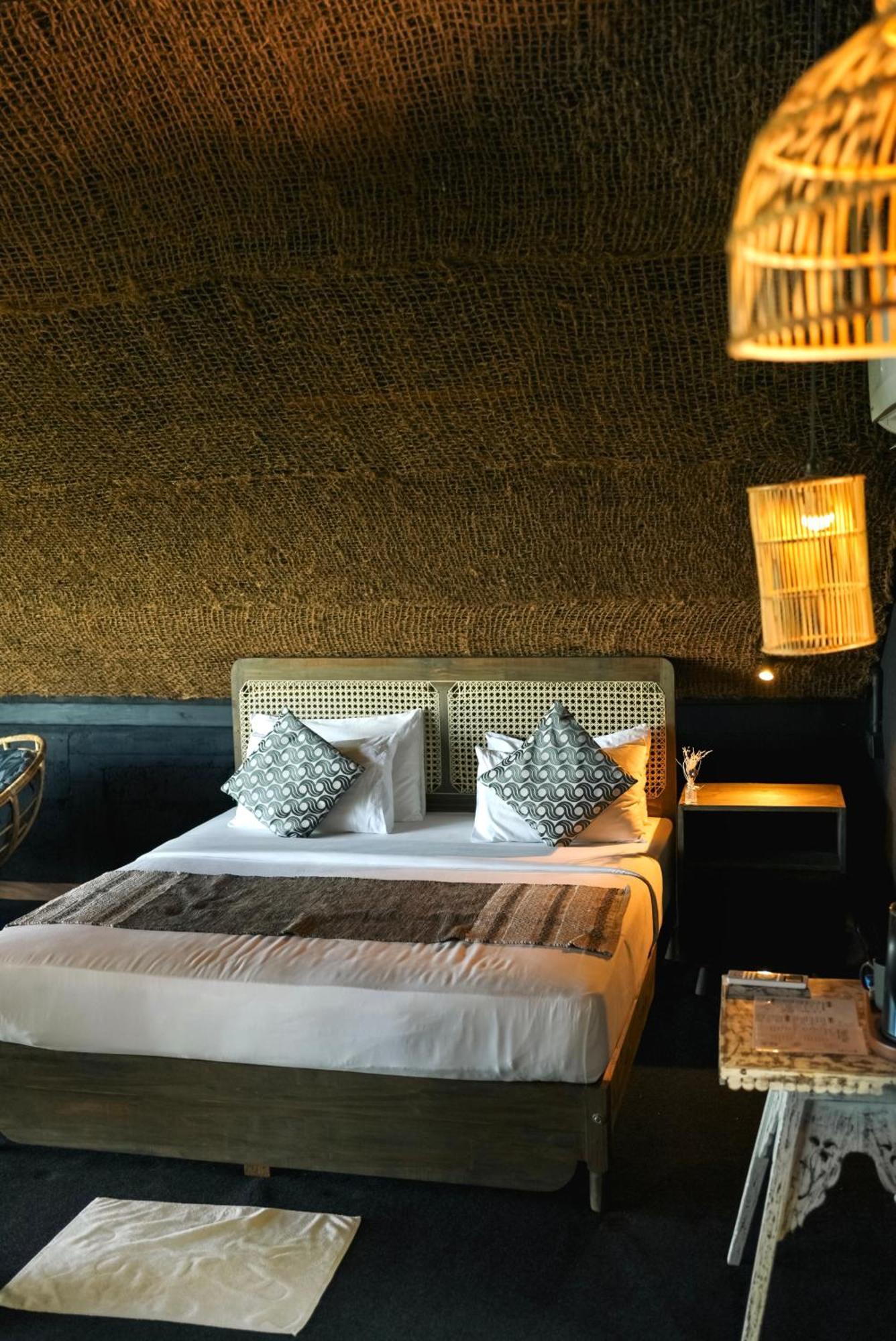 Hillcrest Hotel